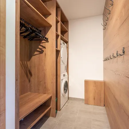 샬레 Erna 도너스바크워드